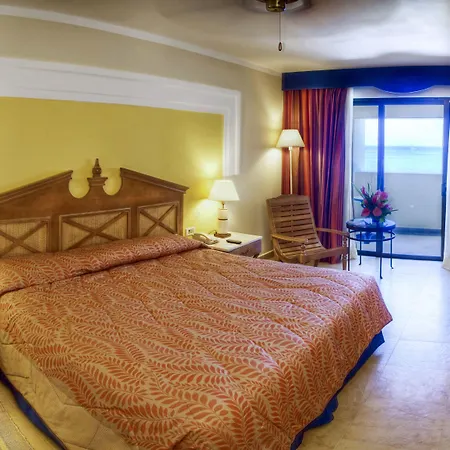 Iberostar Waves Rose Hall Beach-3